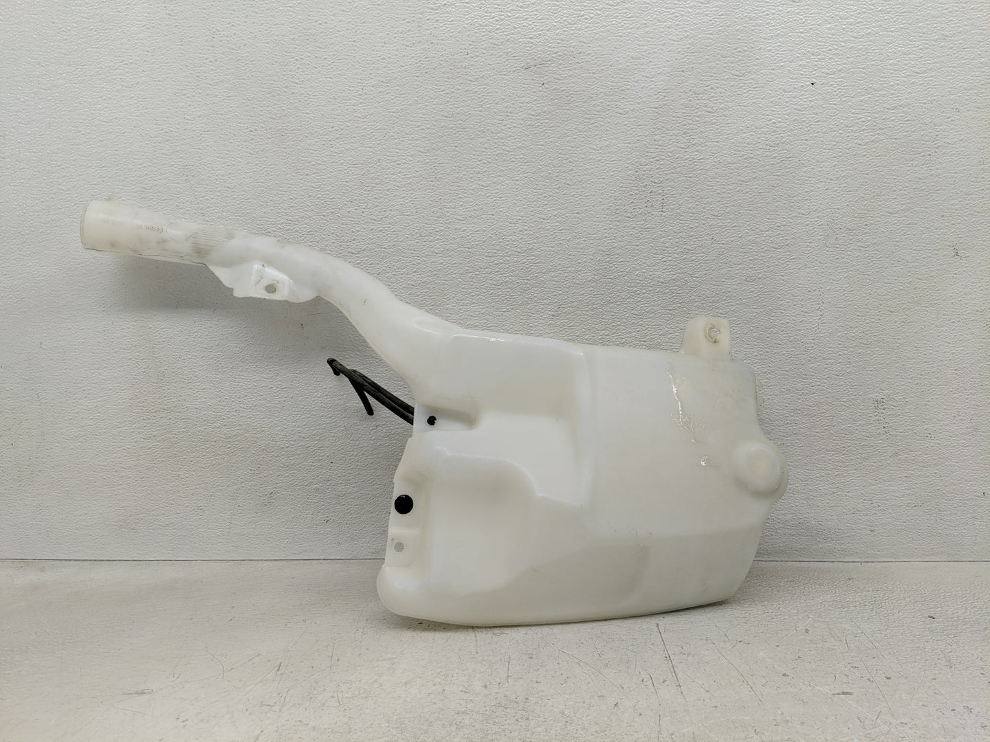 2016-2020 Ford Edge Windshield Washer Fluid Reservoir Bottle Oem - Oemusedautoparts1.com