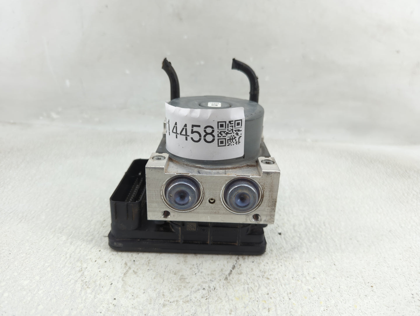 2015-2018 Ford Edge ABS Pump Control Module Replacement P/N:F2GC-2C405-AK Fits Fits 2015 2016 2017 2018 OEM Used Auto Parts 