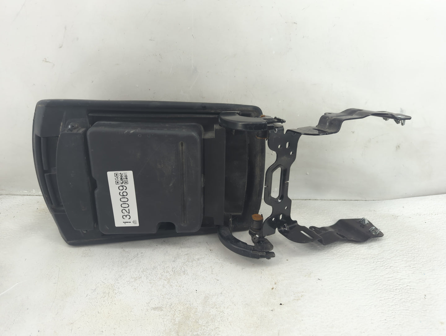 2018 Ford Edge Center Console Armrest Cover Lid Fits OEM Used Auto Parts - Oemusedautoparts1.com
