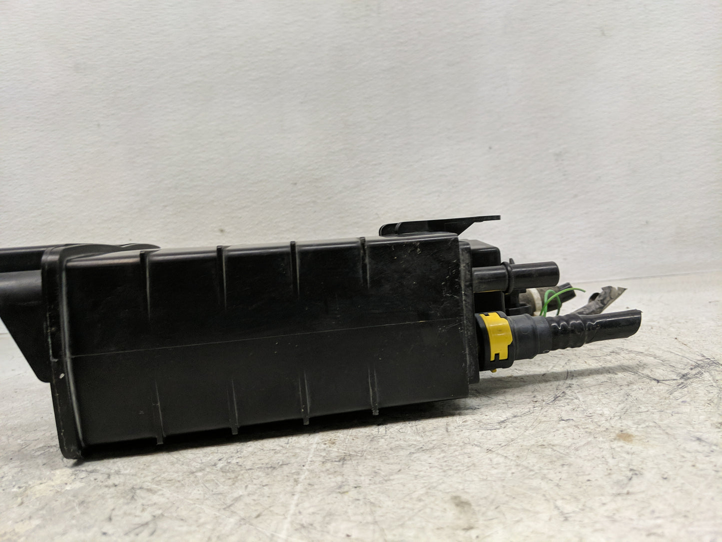 2018 Ford Edge Fuel Vapor Charcoal Canister - Oemusedautoparts1.com