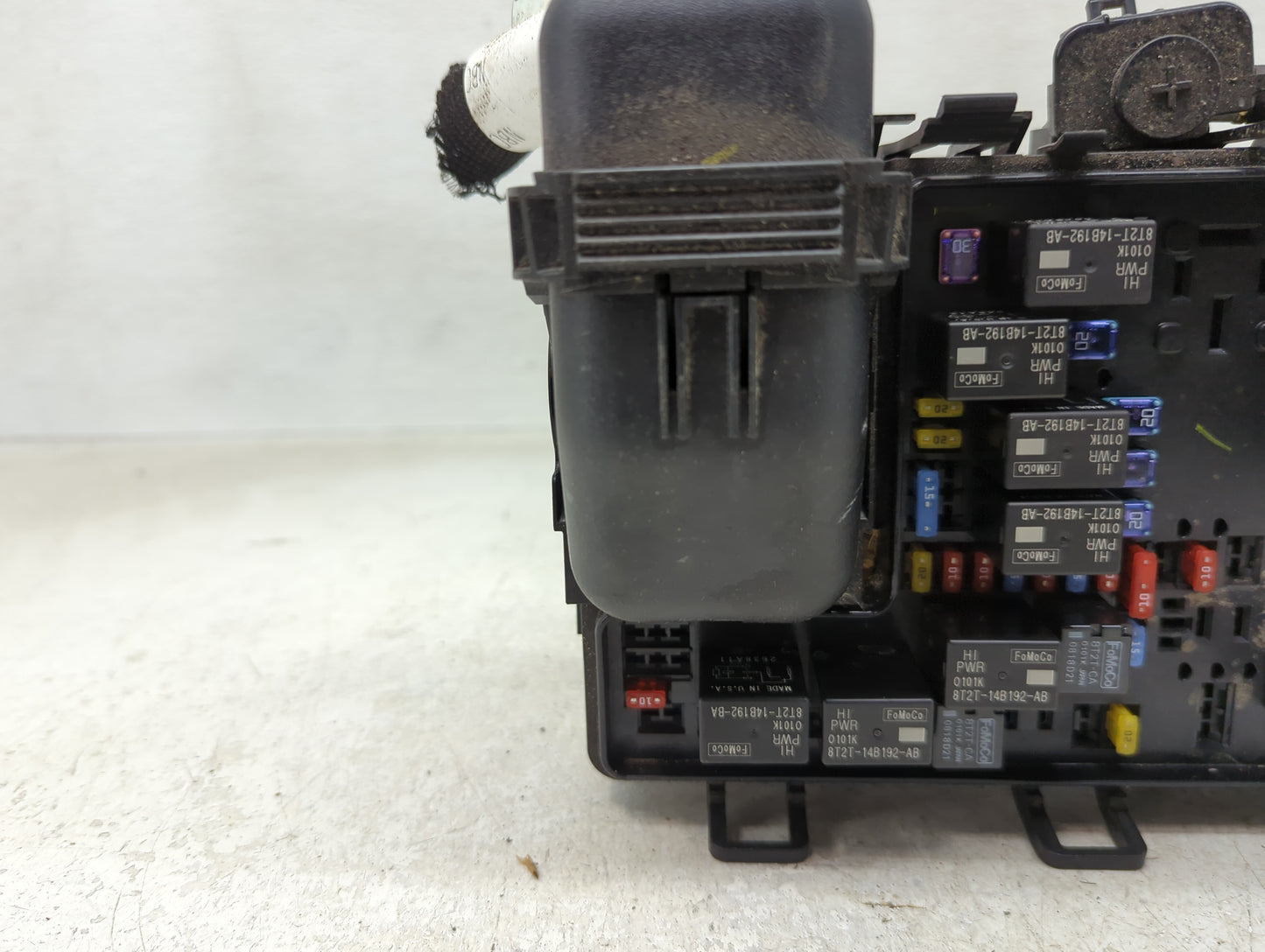2015-2018 Ford Edge Fusebox Fuse Box Panel Relay Module P/N:G2GT14A067BD 01 Fits Fits 2015 2016 2017 2018 OEM Used Auto Part