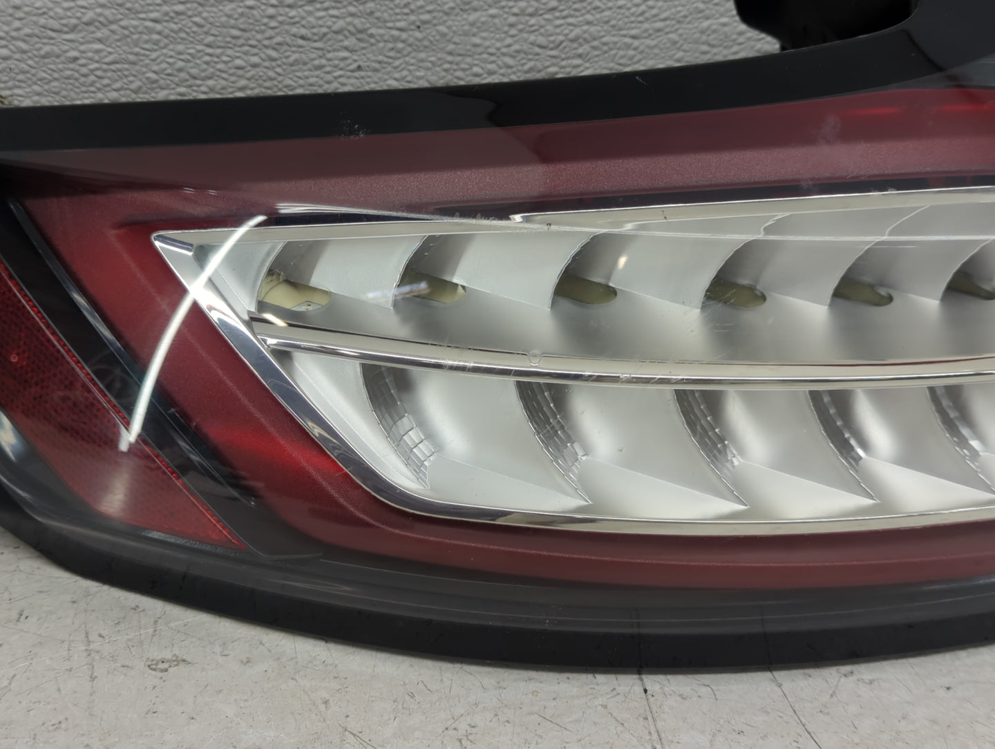 2015-2018 Ford Edge Tail Light Assembly Driver Left OEM P/N:HT4B 13405 B Fits Fits 2015 2016 2017 2018 OEM Used Auto Parts -