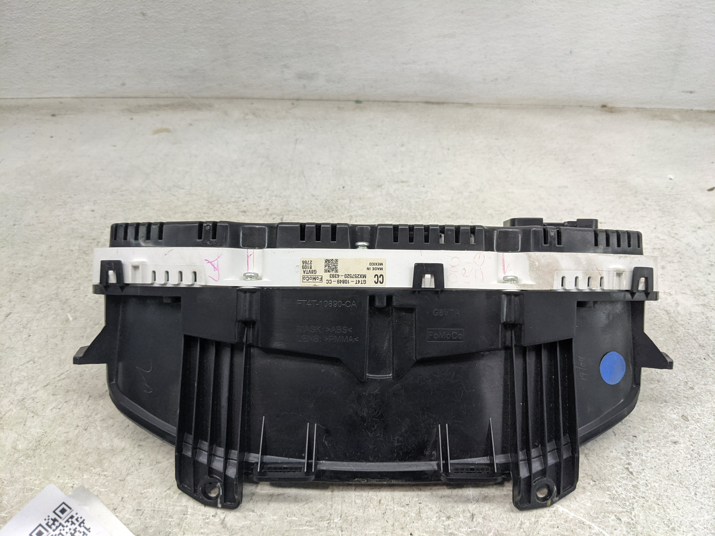 2016-2018 Ford Edge Instrument Cluster Speedometer Gauges P/N:GT4T-10849-CC FT4T-10680-CA Miles:92K Fits Fits 2016 2017 2018