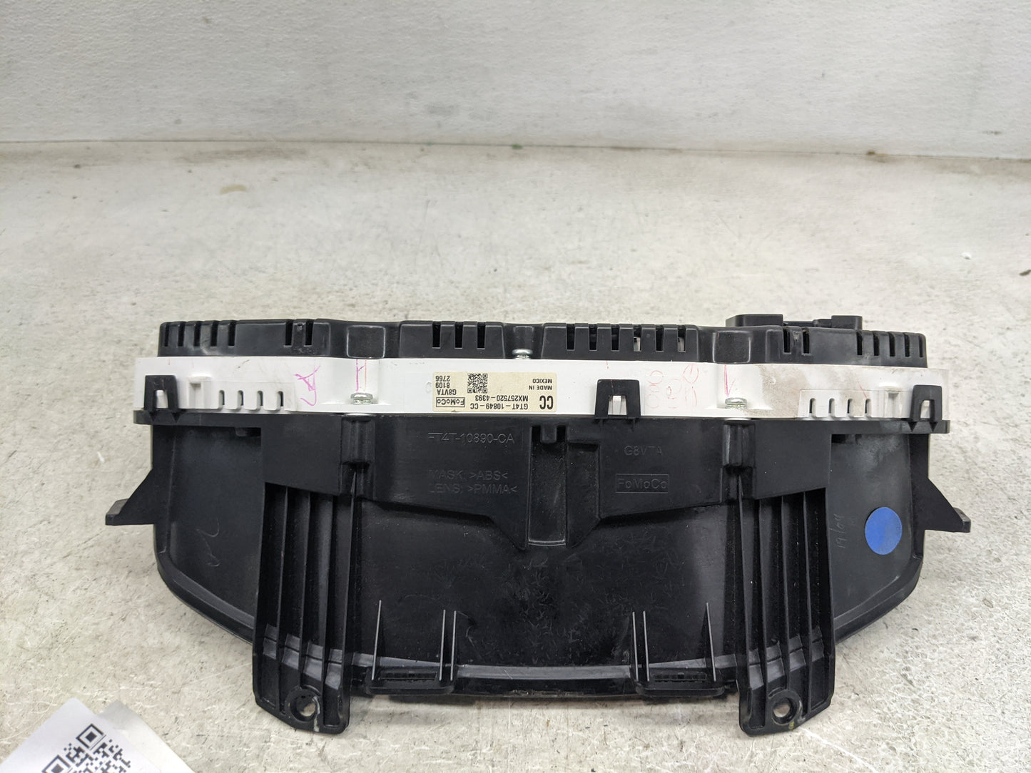 2016-2018 Ford Edge Instrument Cluster Speedometer Gauges P/N:GT4T-10849-CC FT4T-10680-CA Miles:92K Fits Fits 2016 2017 2018