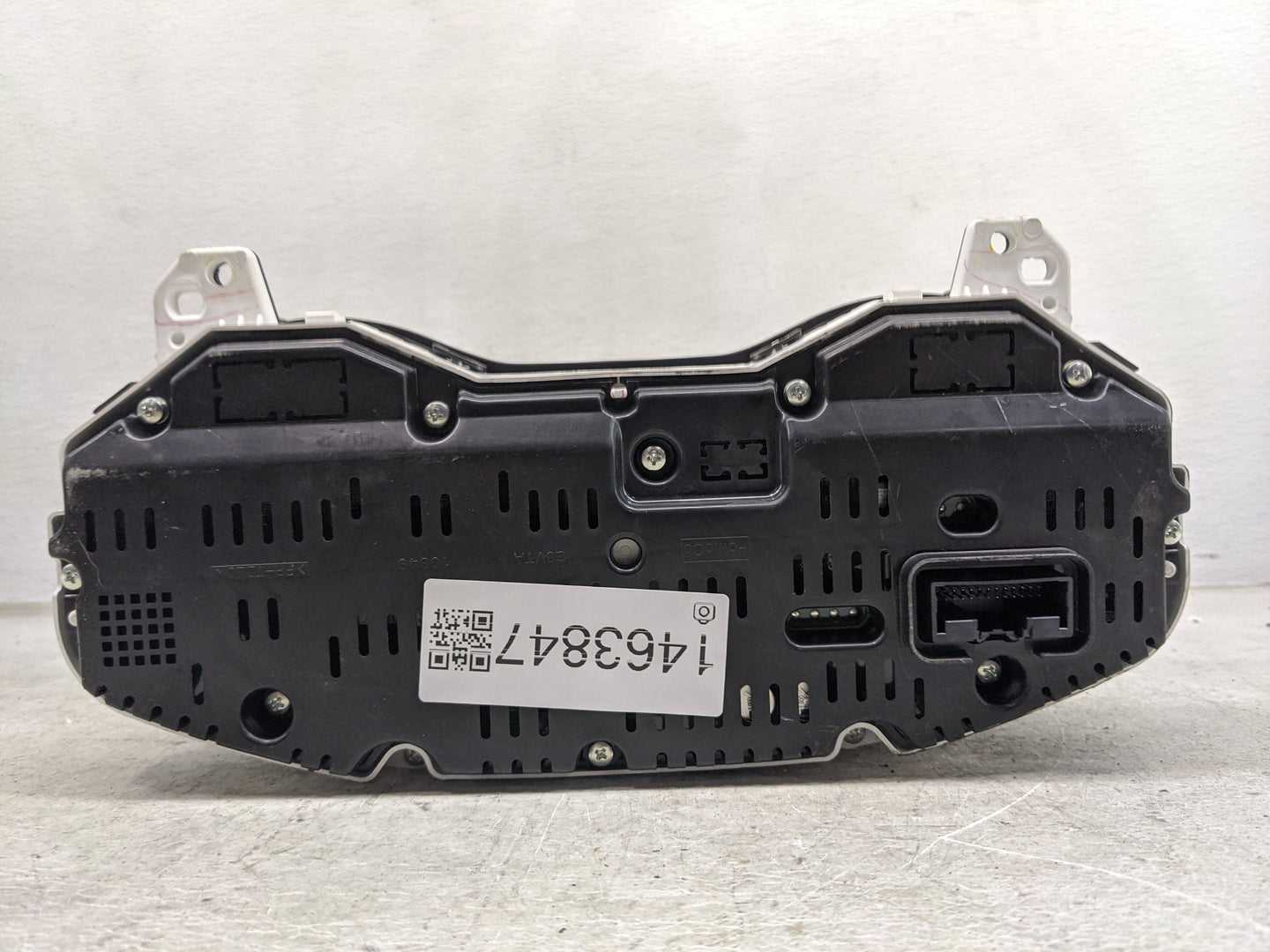 2016-2018 Ford Edge Instrument Cluster Speedometer Gauges P/N:GT4T-10849-CC FT4T-10680-CA Miles:92K Fits Fits 2016 2017 2018