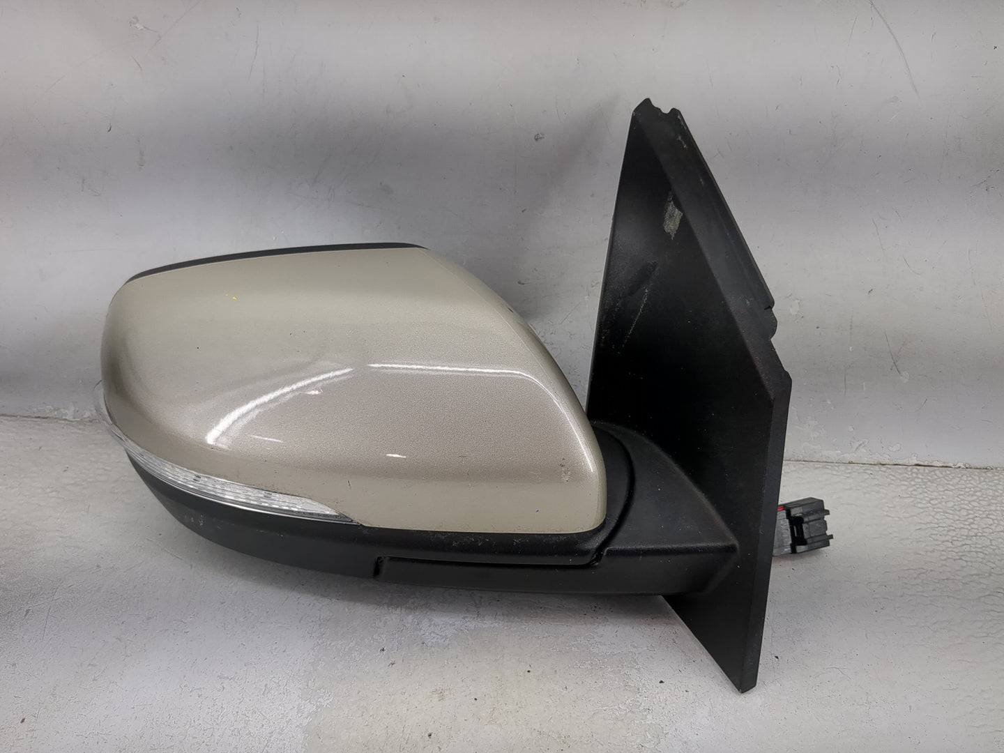 2015-2018 Ford Edge Passenger Side View Mirror - Right Door Mirror OEM Used - Oemusedautoparts1.com