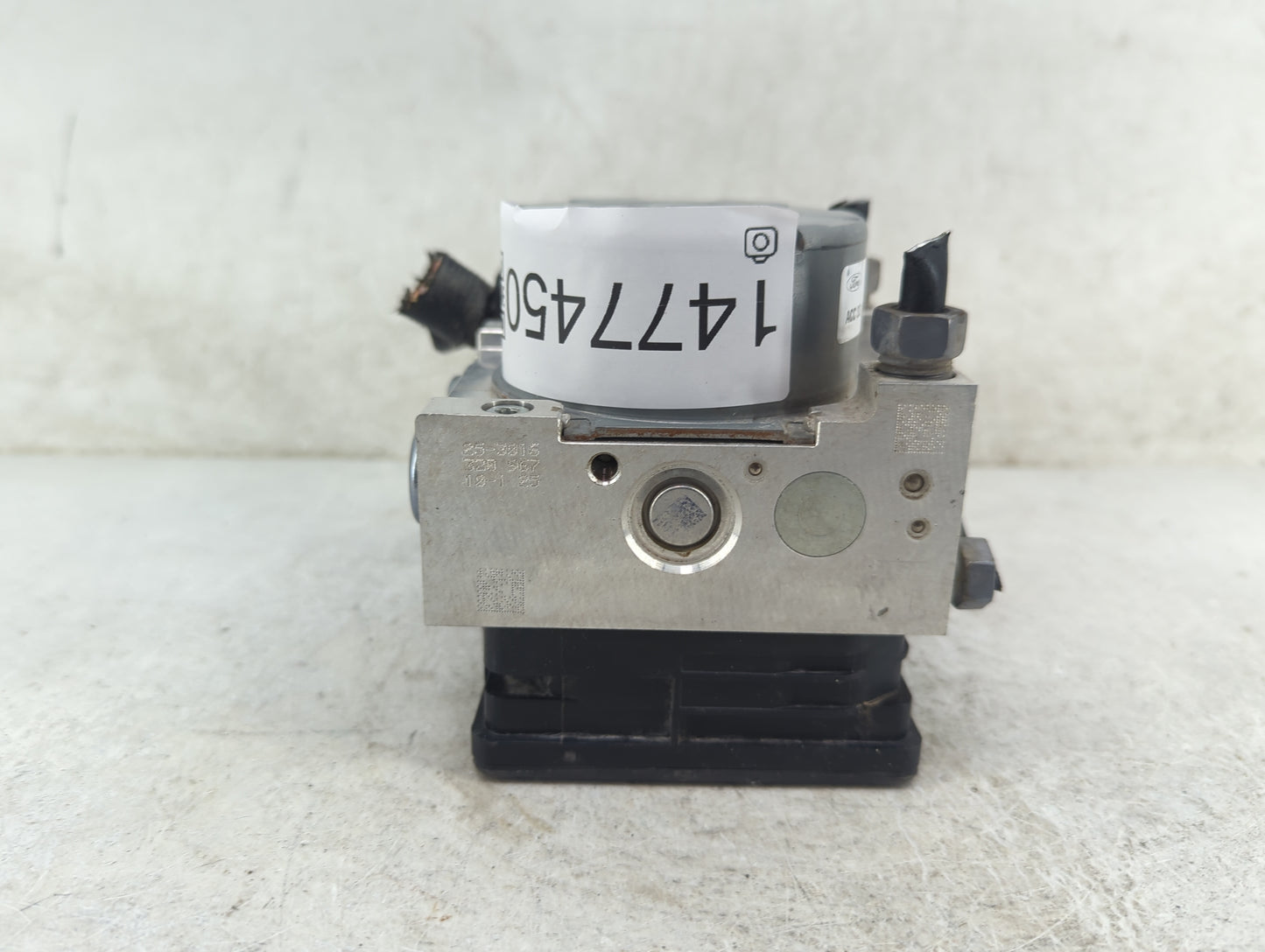 2015-2018 Ford Edge ABS Pump Control Module Replacement P/N:F2GC-2C405-BK Fits Fits 2015 2016 2017 2018 OEM Used Auto Parts 