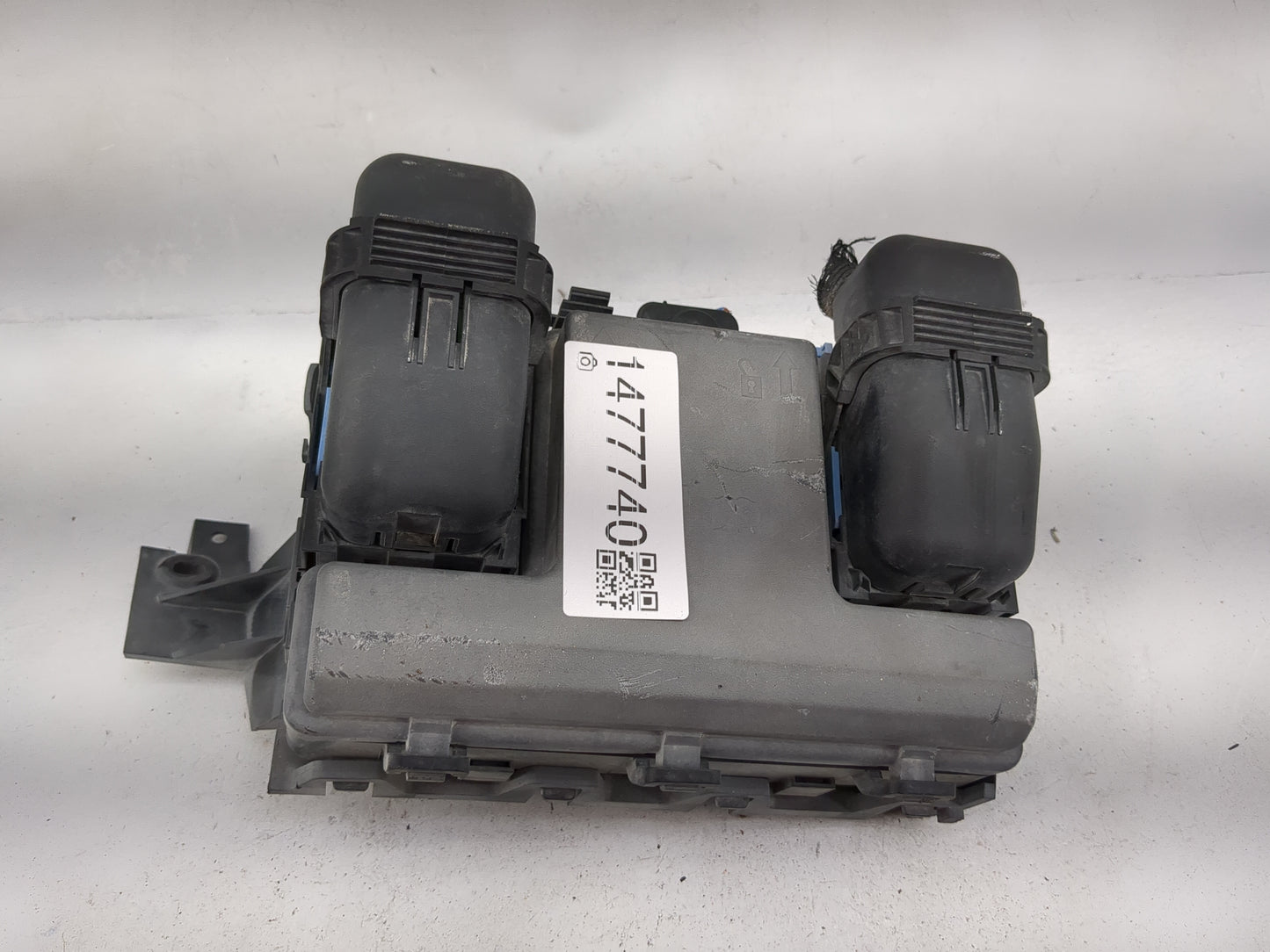 2015-2018 Ford Edge Fusebox Fuse Box Panel Relay Module P/N:8T2T-14B192-AB 8T2T-14B192-BA Fits Fits 2015 2016 2017 2018 OEM 