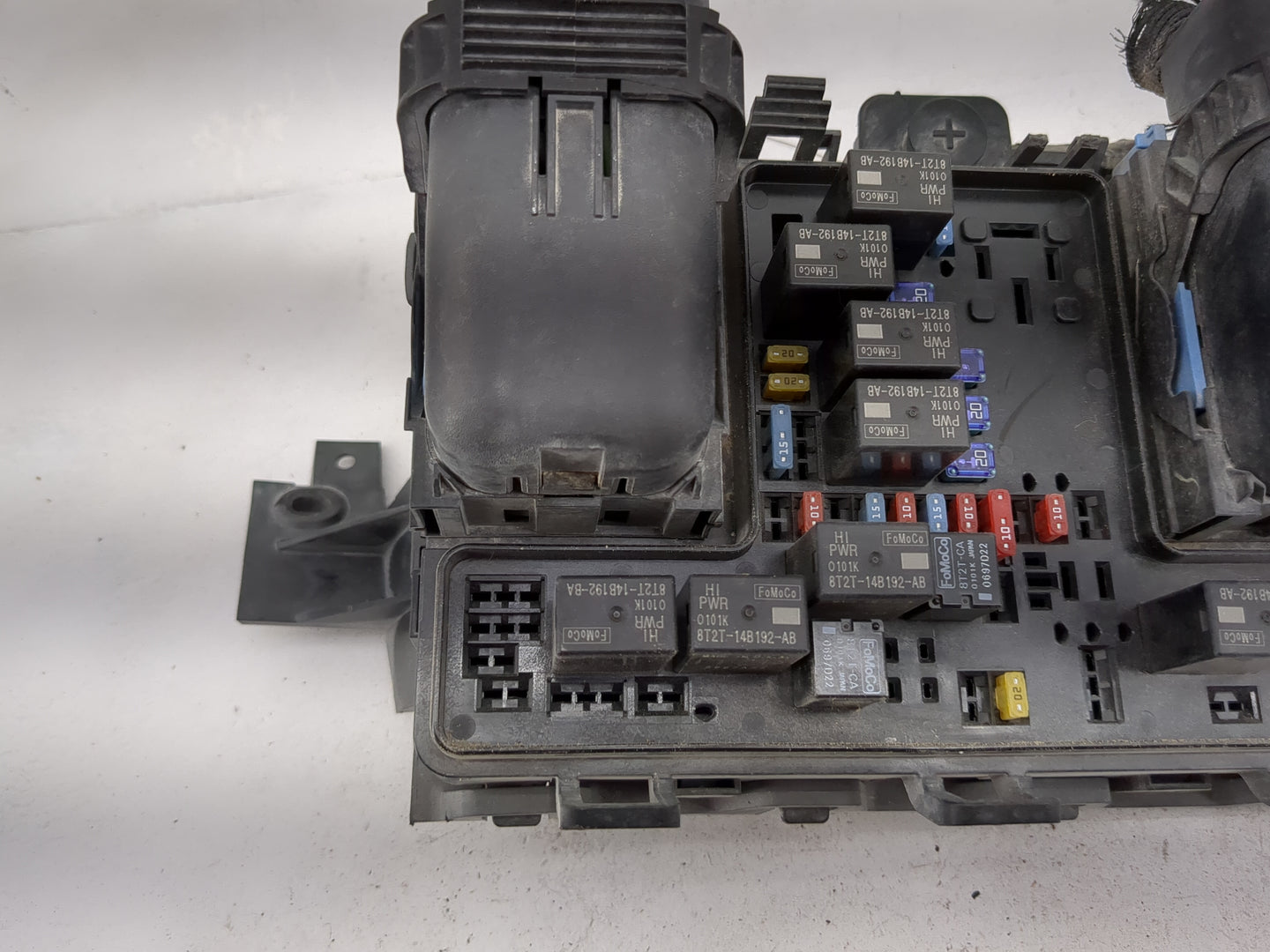 2015-2018 Ford Edge Fusebox Fuse Box Panel Relay Module P/N:8T2T-14B192-AB 8T2T-14B192-BA Fits Fits 2015 2016 2017 2018 OEM 