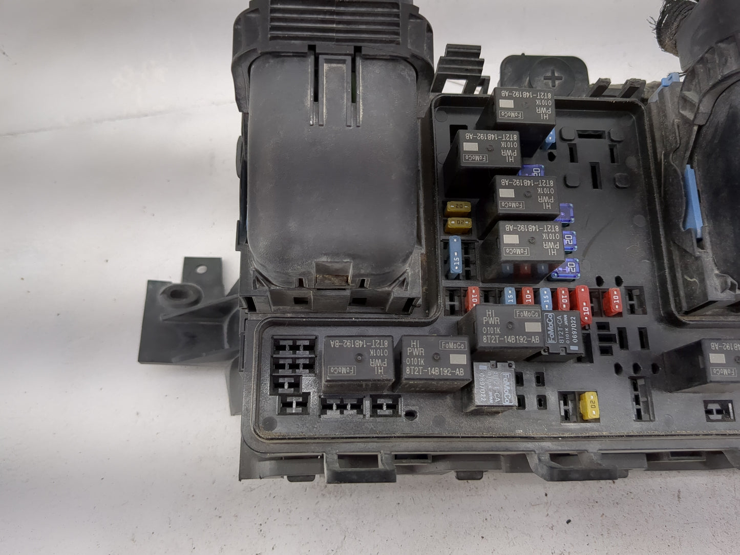 2015-2018 Ford Edge Fusebox Fuse Box Panel Relay Module P/N:8T2T-14B192-AB 8T2T-14B192-BA Fits Fits 2015 2016 2017 2018 OEM 