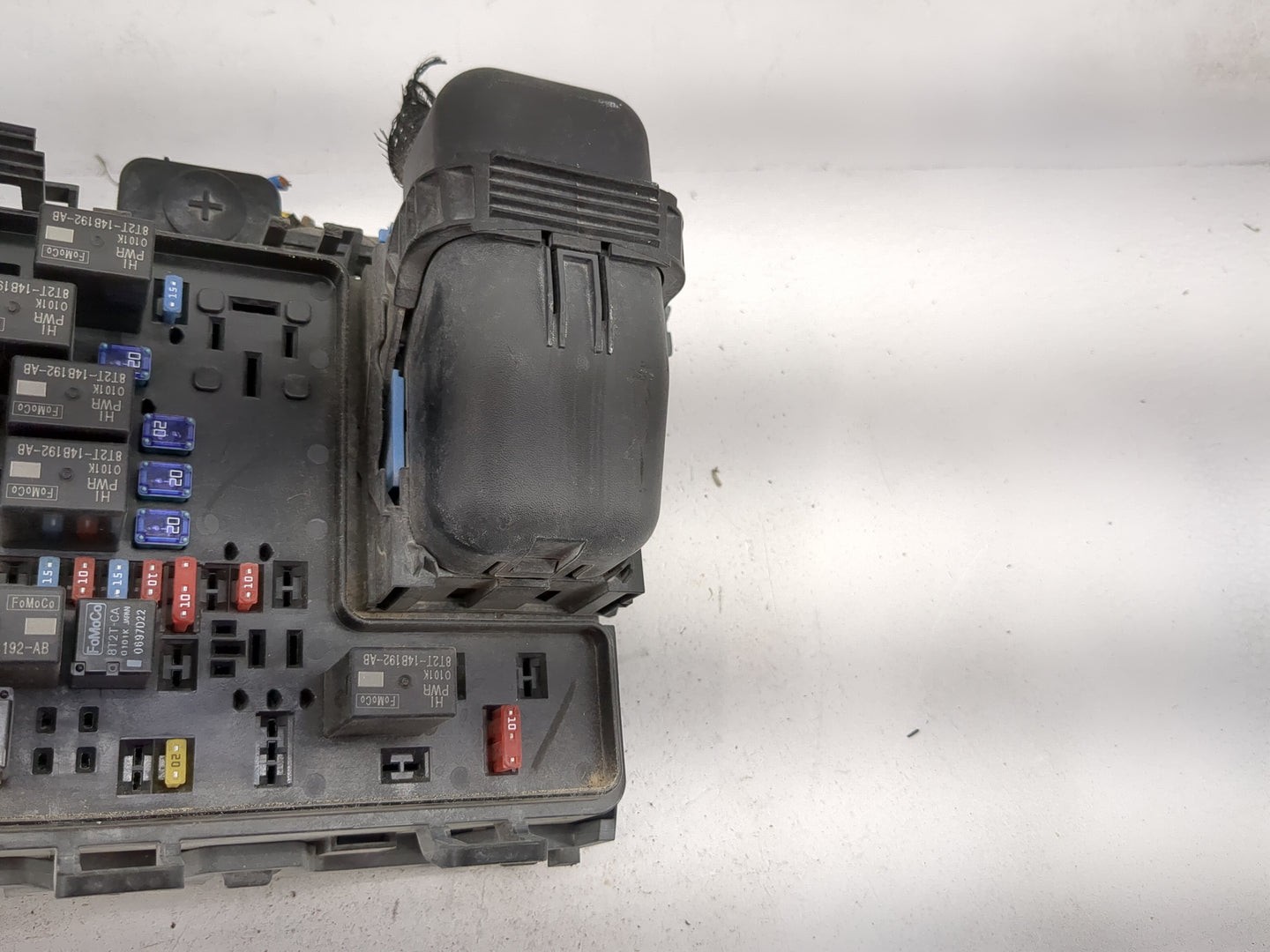 2015-2018 Ford Edge Fusebox Fuse Box Panel Relay Module P/N:8T2T-14B192-AB 8T2T-14B192-BA Fits Fits 2015 2016 2017 2018 OEM 