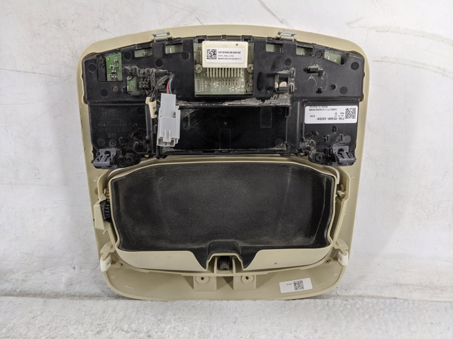2018 Ford Edge Overhead Roof Console Tan - Oemusedautoparts1.com