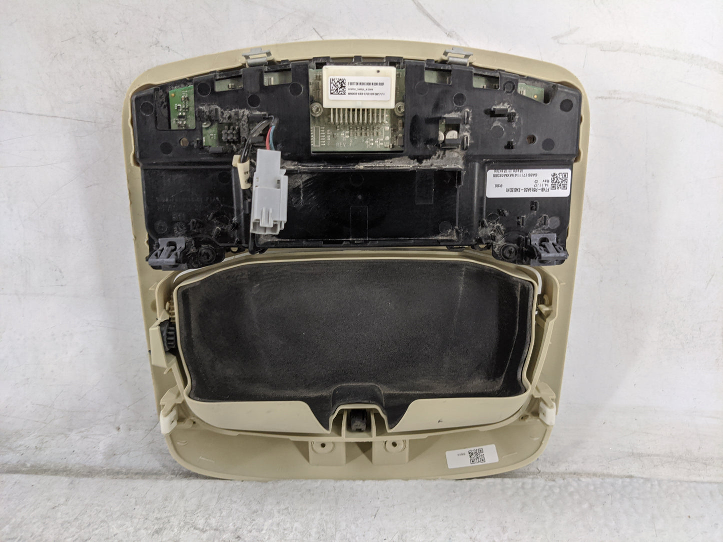 2018 Ford Edge Overhead Roof Console Tan - Oemusedautoparts1.com