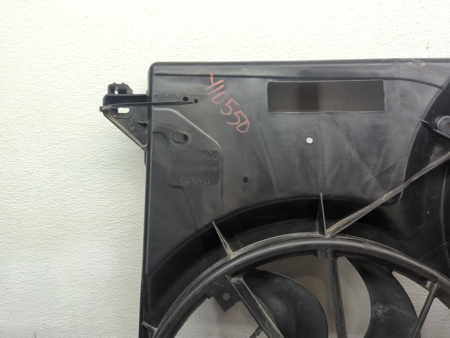 2015-2020 Ford Edge Electric Radiator Cooling Fan Motor Assembly P/N:F2G3-8C607-DE F00HX2G262 Fits OEM Used Auto Parts - Oem