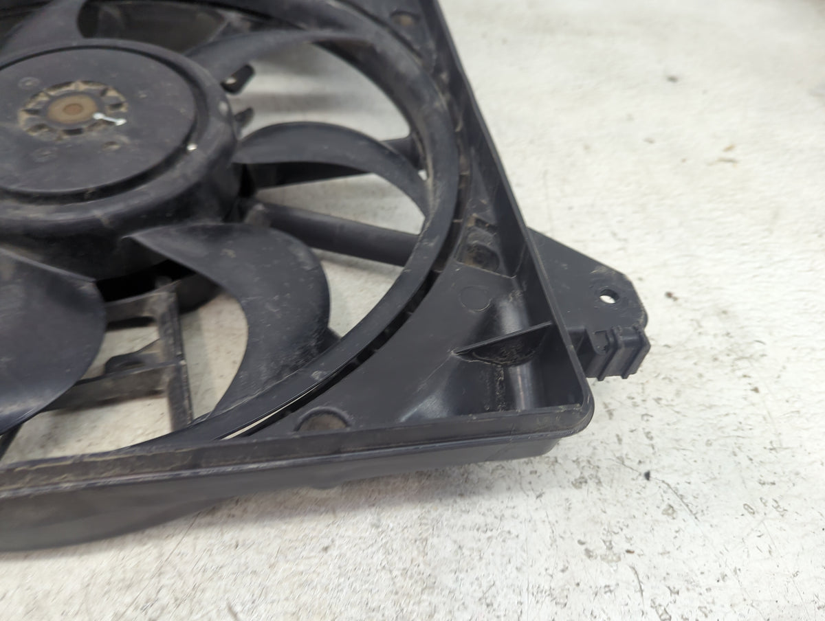 2015-2020 Ford Edge Electric Radiator Cooling Fan Motor Assembly P/N:F2G3-8C607-DE F00HX2G262 Fits OEM Used Auto Parts - Oem
