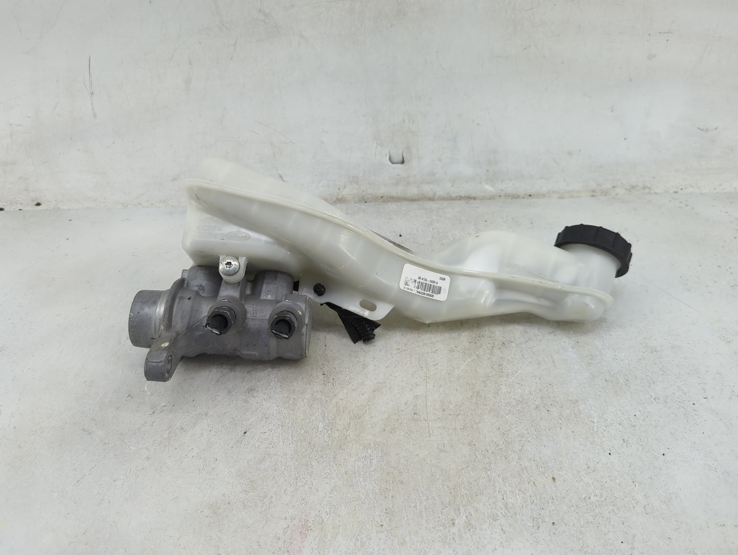 2015-2020 Ford Edge Brake Master Cylinder 1489124 - Oemusedautoparts1.com