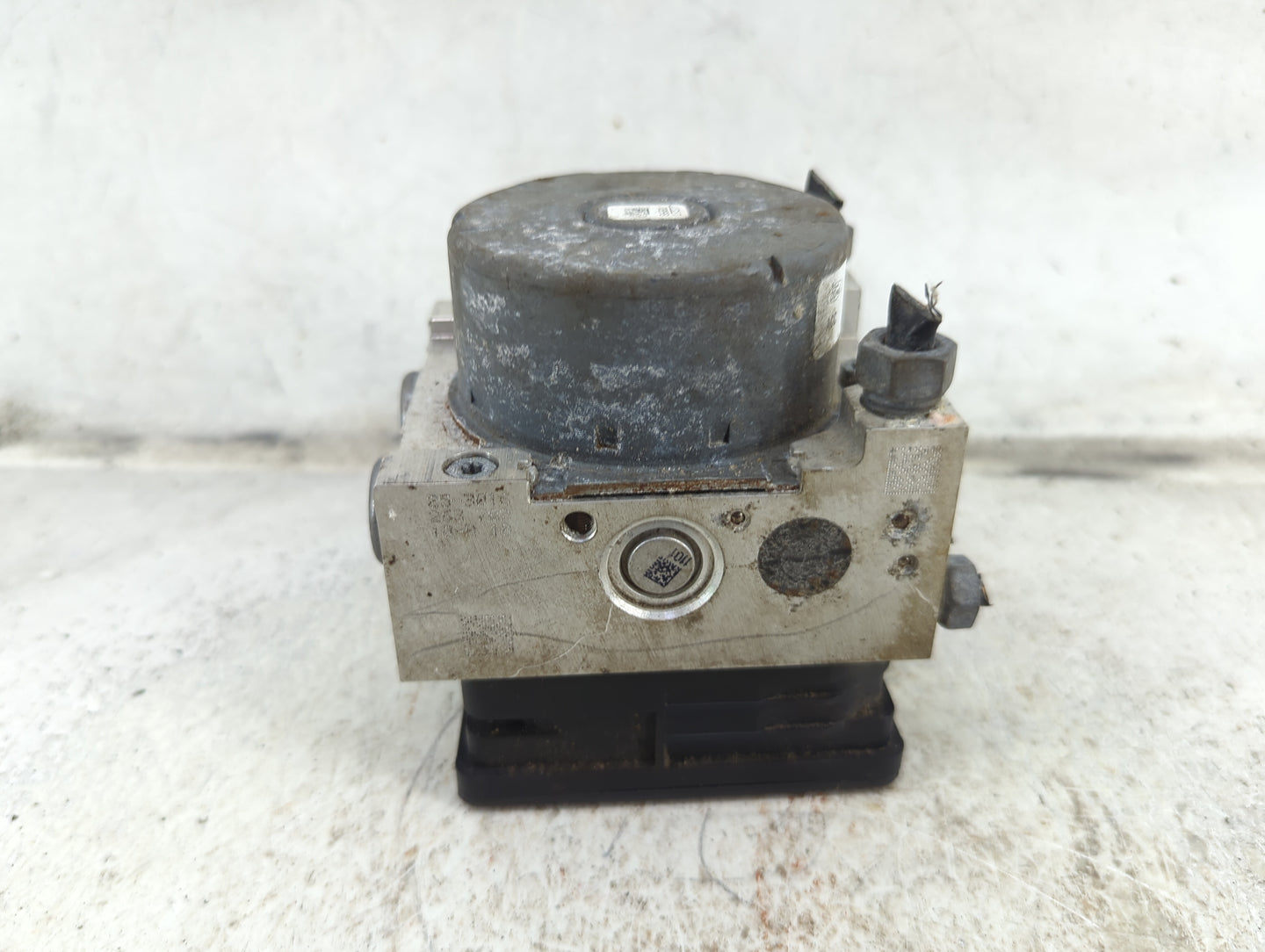 2015-2018 Ford Edge ABS Pump Control Module Replacement P/N:F2GC-2C405-AK Fits Fits 2015 2016 2017 2018 OEM Used Auto Parts 