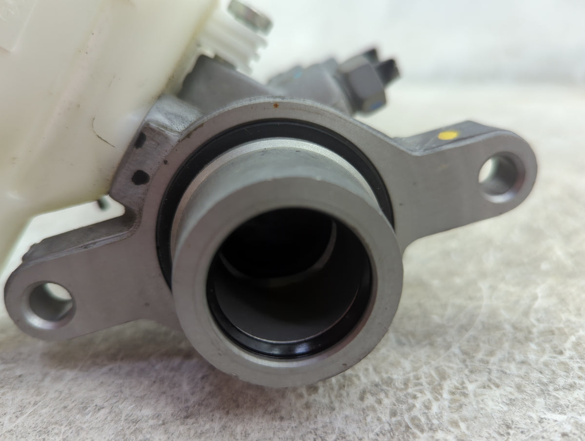 2016-2020 Ford Edge Windshield Washer Fluid Reservoir Bottle 1515822 - Oemusedautoparts1.com