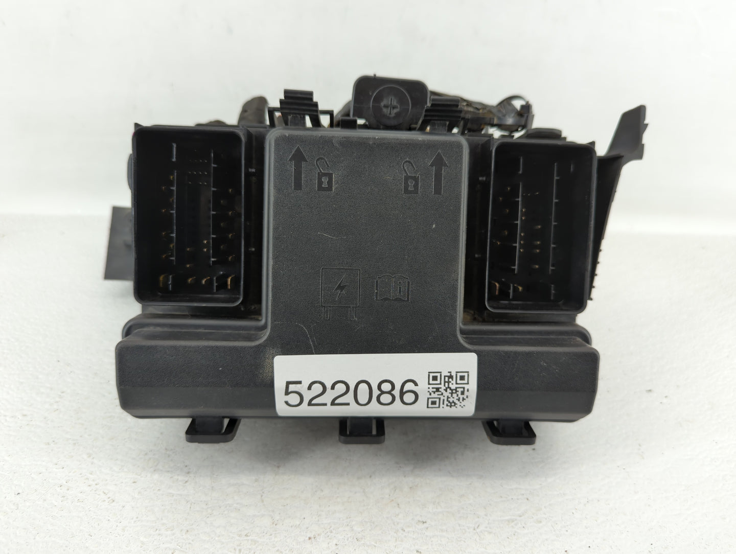 2015-2018 Ford Edge Fusebox Fuse Box Panel Relay Module P/N:F2GT14A067AF Fits Fits 2015 2016 2017 2018 OEM Used Auto Parts -