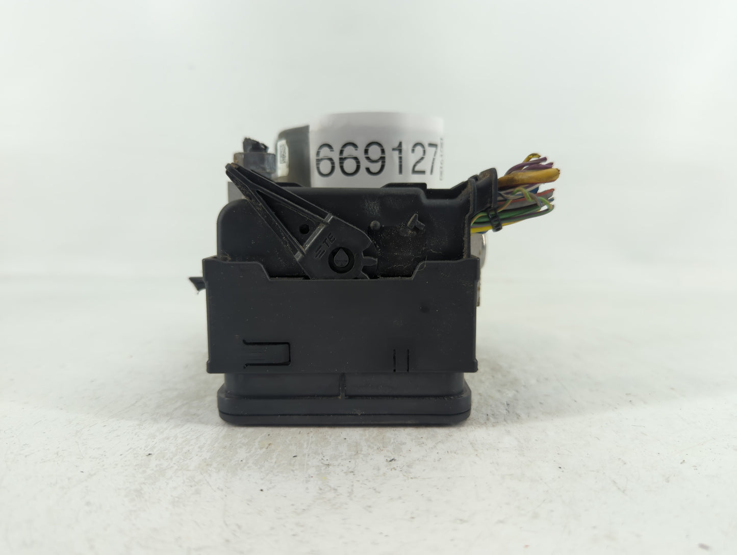 2015-2018 Ford Edge ABS Pump Control Module Replacement P/N:F2GC-2C405-AG Fits Fits 2015 2016 2017 2018 OEM Used Auto Parts 