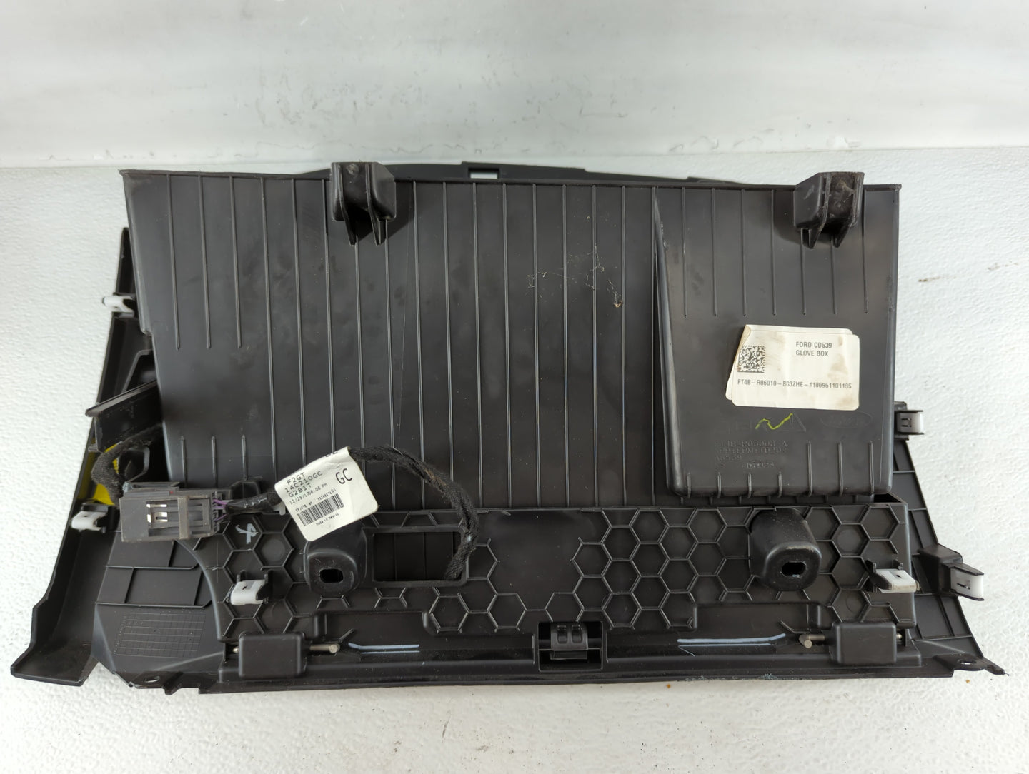 2018 Ford Edge Passenger Glove Box Door Storage Compartment - Oemusedautoparts1.com