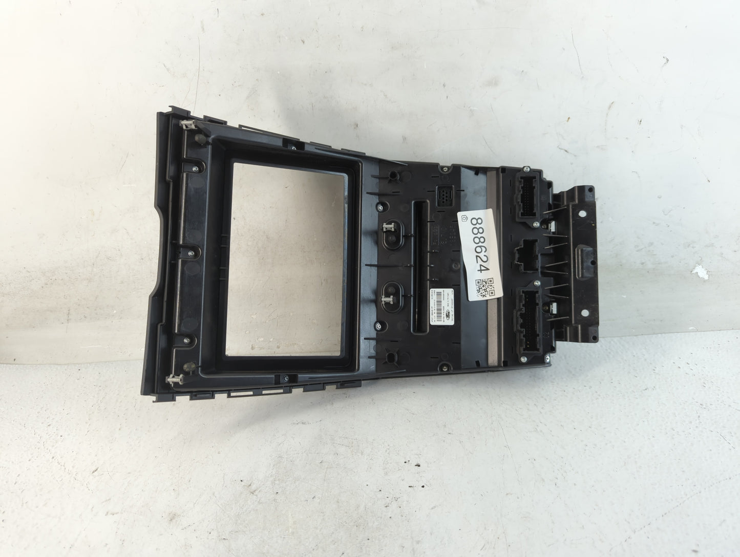 2017-2018 Ford Edge Radio AM FM Cd Player Receiver Replacement P/N:HT4T-18E245-FF Fits Fits 2017 2018 OEM Used Auto Parts - 