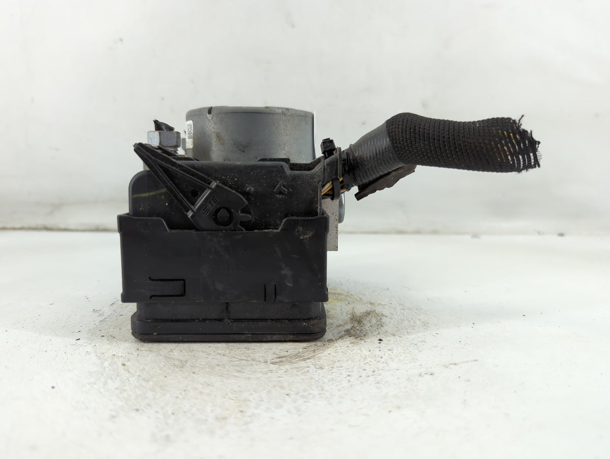 2015-2018 Ford Edge Anti-Lock Brake ABS Pump Module Actuator OEM P/N:F2GC-2C405-AK Fits Fits 2015 2016 2017 2018 OEM Used Au