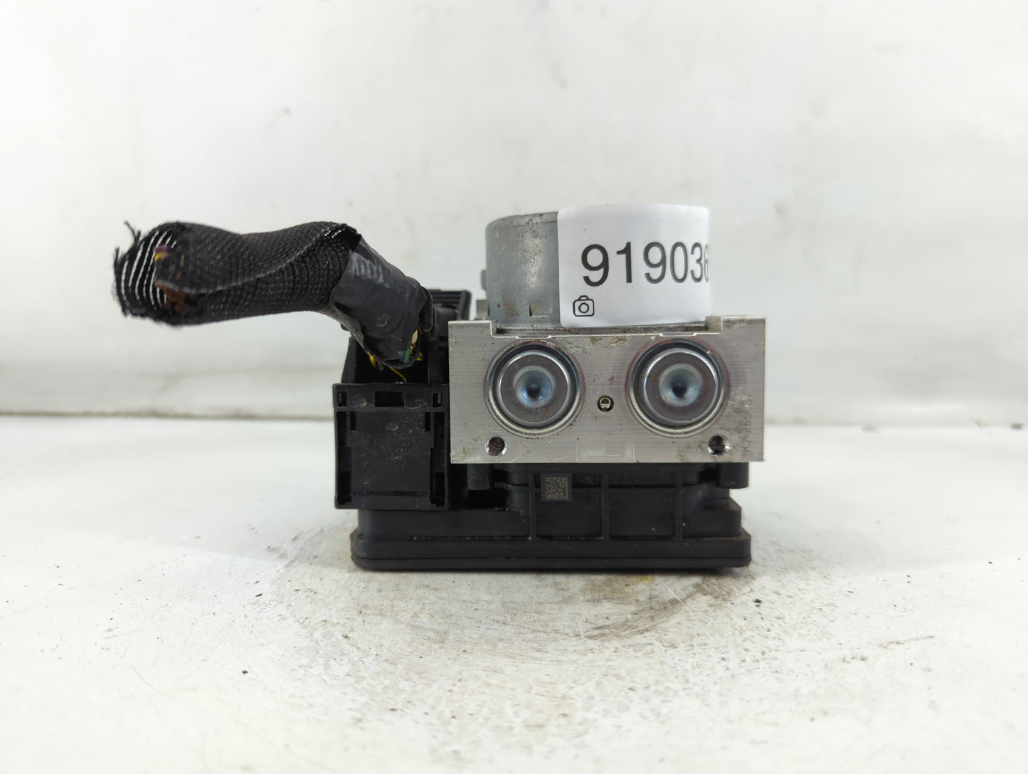 2015-2018 Ford Edge ABS Pump Control Module Replacement P/N:F2GC-2C405-AK Fits Fits 2015 2016 2017 2018 OEM Used Auto Parts 