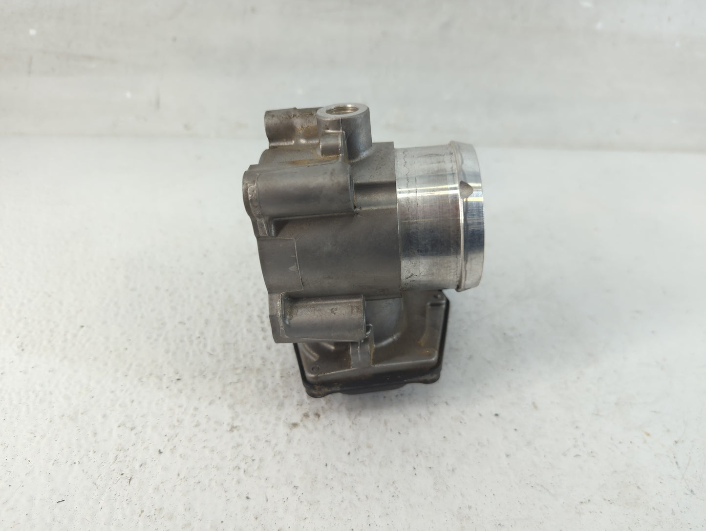 2017-2019 Ford Escape Throttle Body P/N:DS7G-9F991-CA Fits Fits 2014 2015 2016 2017 2018 2019 2020 2021 2022 OEM Used Auto P