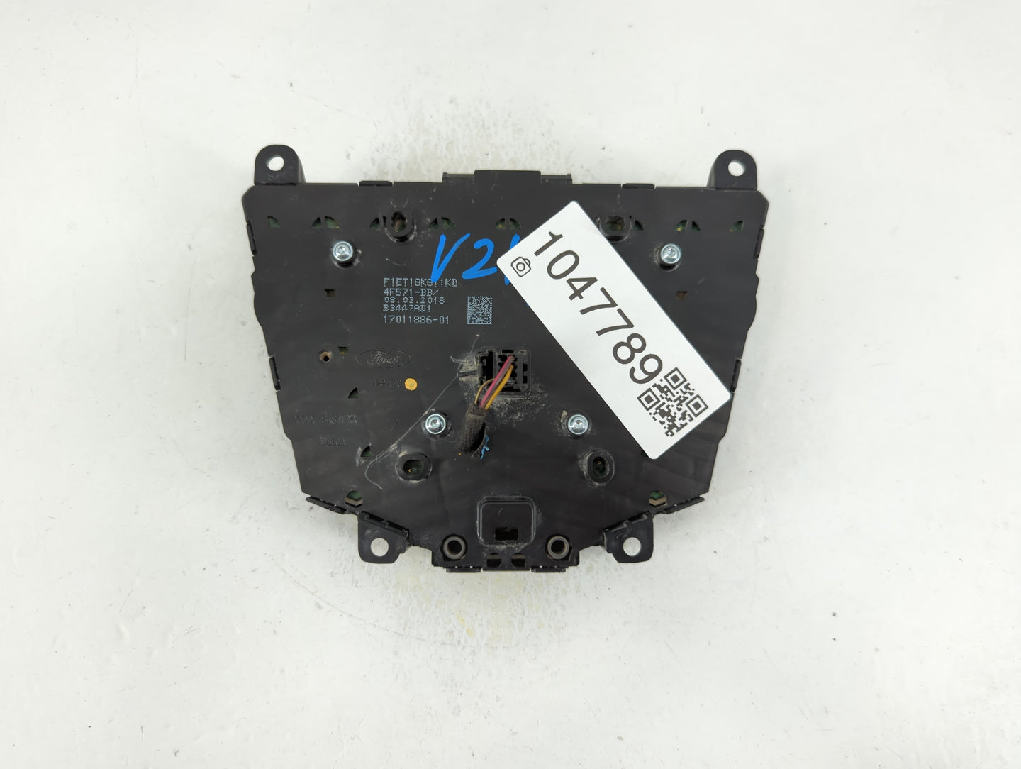 2017-2019 Ford Escape Radio AM FM Cd Player Receiver Replacement P/N:F1ET 18K811 KD Fits Fits 2015 2016 2017 2018 2019 OEM U