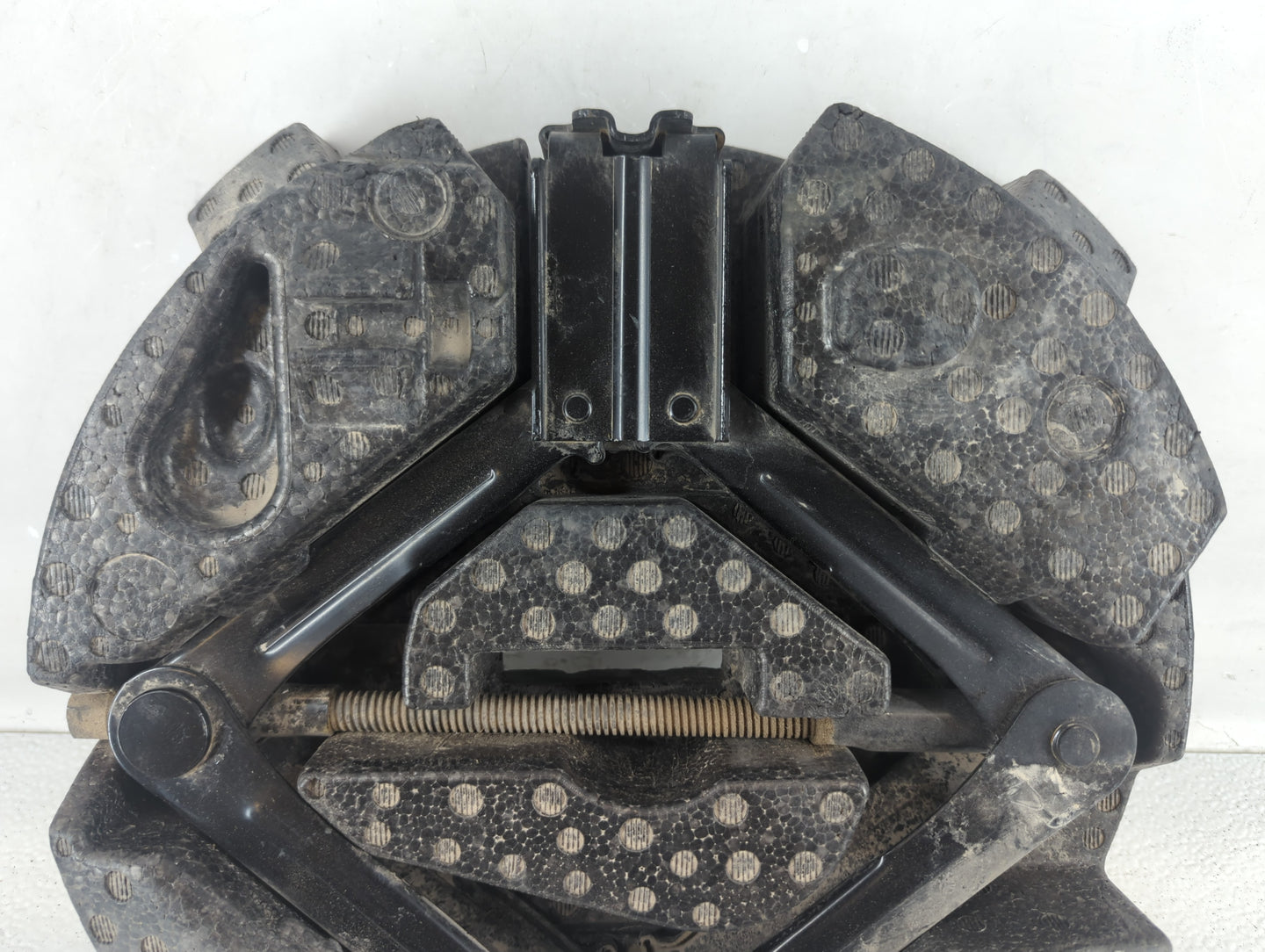 2018 Ford Escape Spare Scissor Car Jack - Oemusedautoparts1.com