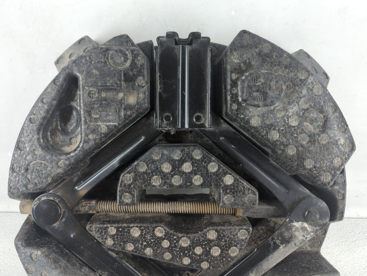 2018 Ford Escape Spare Scissor Car Jack 1048266 - Oemusedautoparts1.com