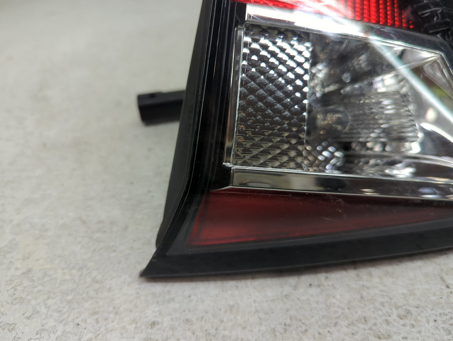 2017-2018 Ford Escape Passenger Right Side Deck Lid Mounted Tail Light - Oemusedautoparts1.com
