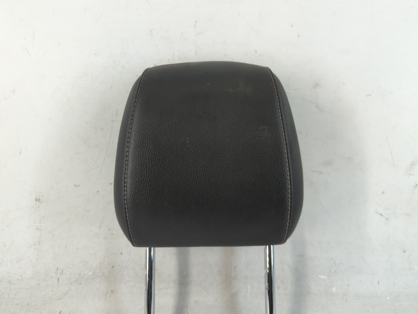 2017-2019 Ford Escape Headrest Head Rest Front Driver Passenger Seat Fits Fits 2017 2018 2019 OEM Used Auto Parts - Oemuseda