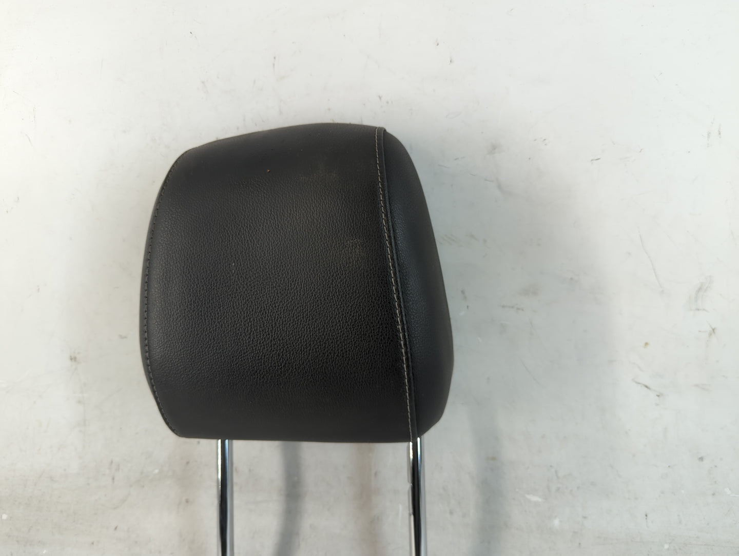 2017-2019 Ford Escape Headrest Head Rest Front Driver Passenger Seat Fits Fits 2017 2018 2019 OEM Used Auto Parts - Oemuseda