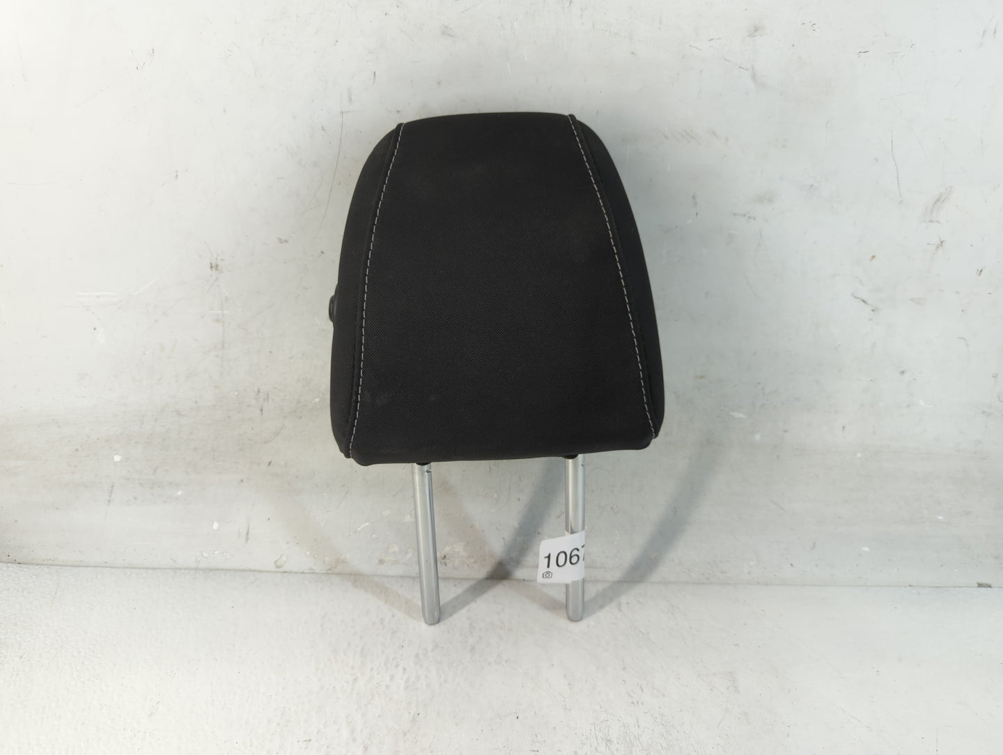 2016-2019 Ford Escape Headrest Head Rest Rear Seat Fits Fits 2016 2017 2018 2019 OEM Used Auto Parts - Oemusedautoparts1.com