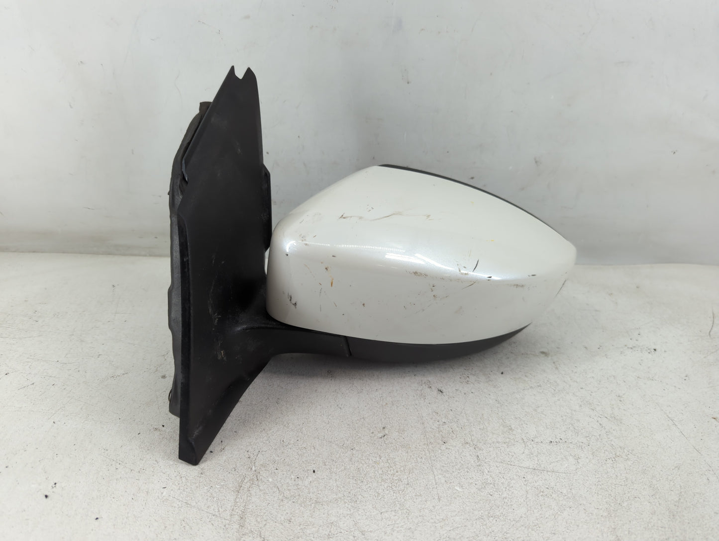 2017-2019 Ford Escape Driver Side View Mirror - Left Door Mirror OEM Used - Oemusedautoparts1.com