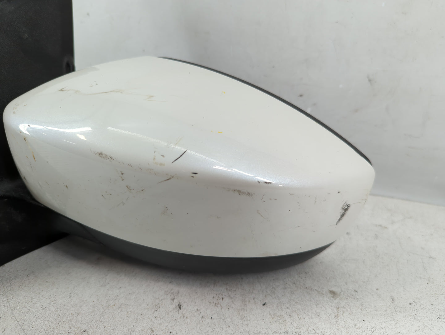 2017-2019 Ford Escape Driver Side View Mirror - Left Door Mirror OEM Used - Oemusedautoparts1.com