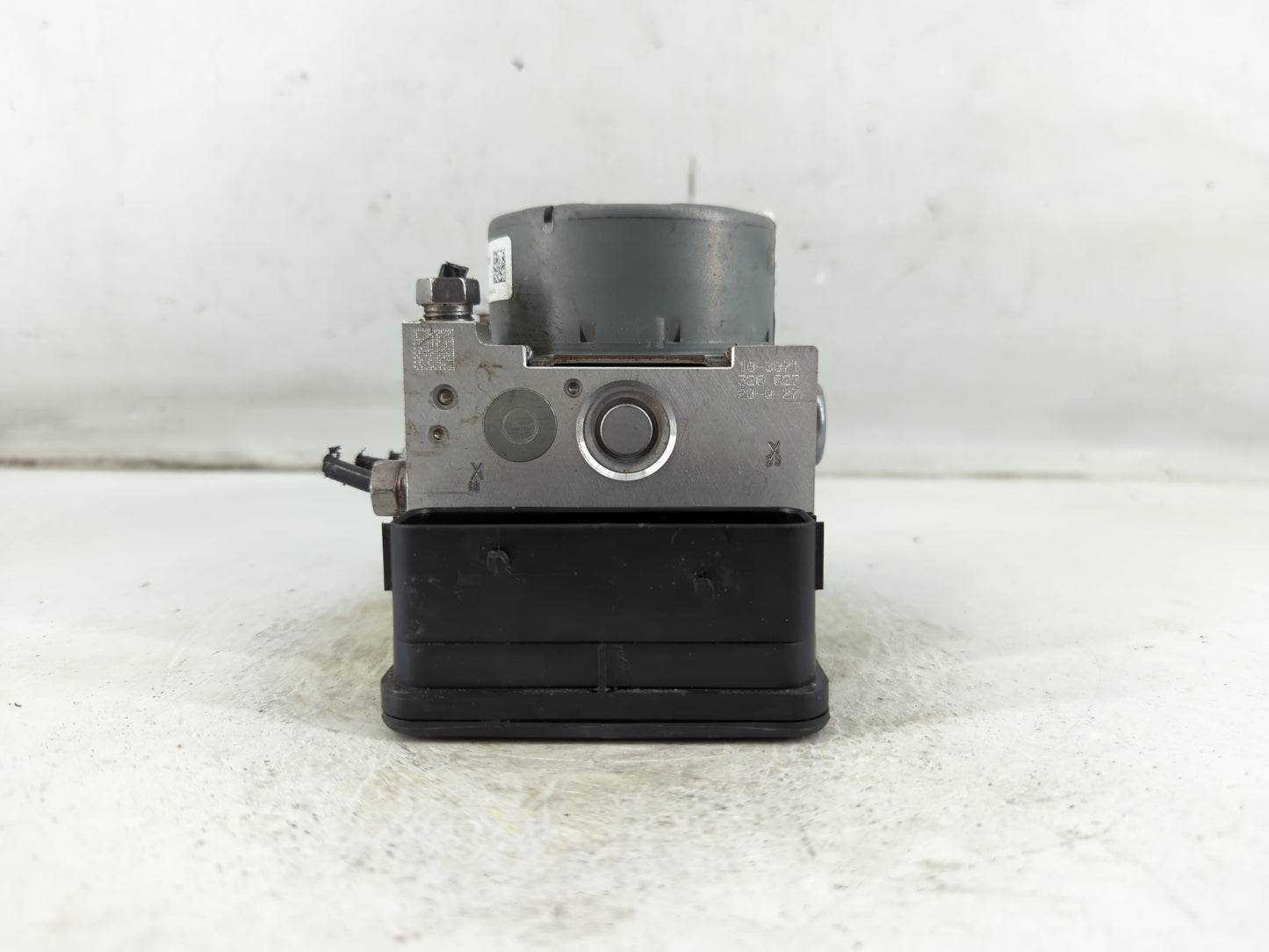 2017-2019 Ford Escape ABS Pump Control Module Replacement P/N:GV61-2C405-CJ Fits Fits 2017 2018 2019 OEM Used Auto Parts - O