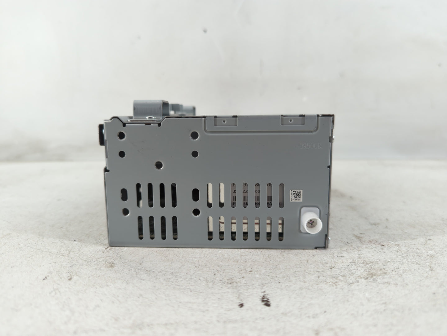 2019 Ford Escape Radio AM FM Cd Player Receiver Replacement Fits OEM Used Auto Parts - Oemusedautoparts1.com