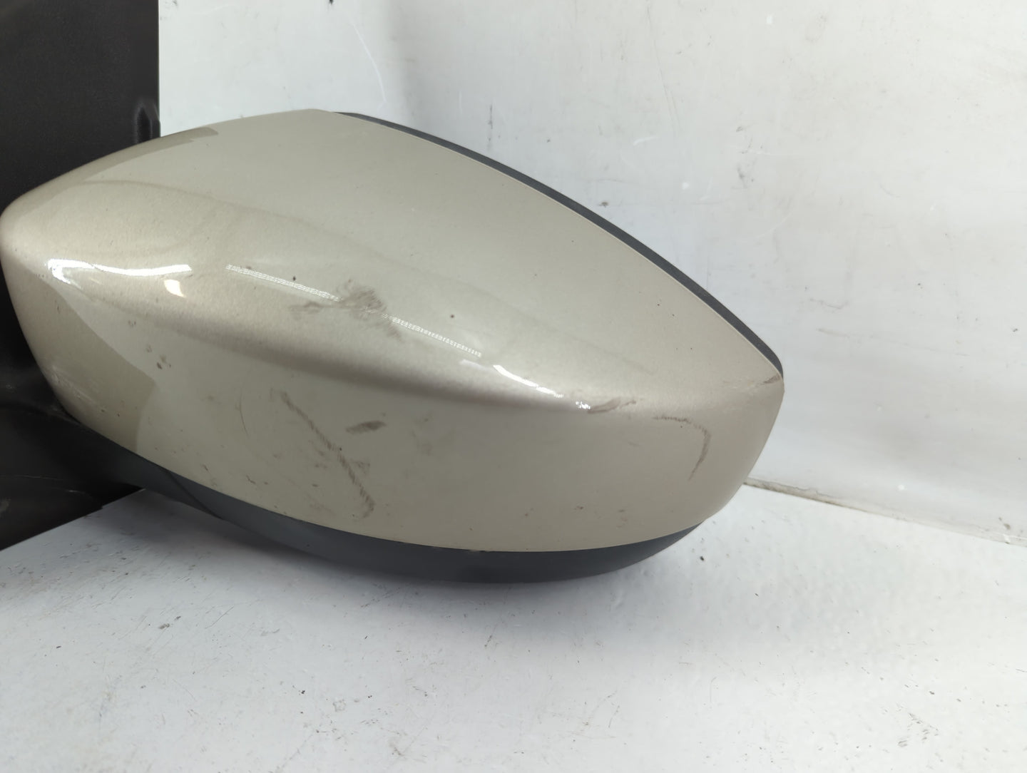 2017-2019 Ford Escape Driver Side View Mirror - Left Door Mirror OEM Used - Oemusedautoparts1.com