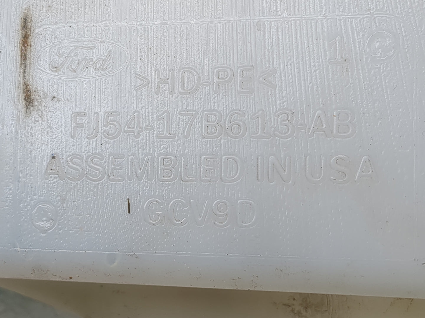 2015-2019 Ford Escape Windshield Washer Fluid Reservoir Bottle Oem - Oemusedautoparts1.com