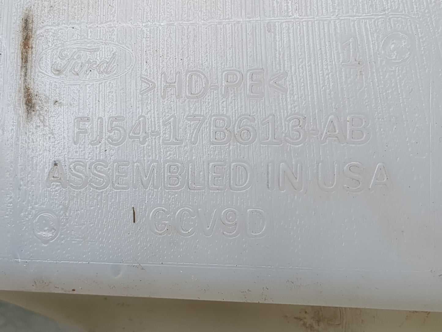 2015-2019 Ford Escape Windshield Washer Fluid Reservoir Bottle Oem - Oemusedautoparts1.com