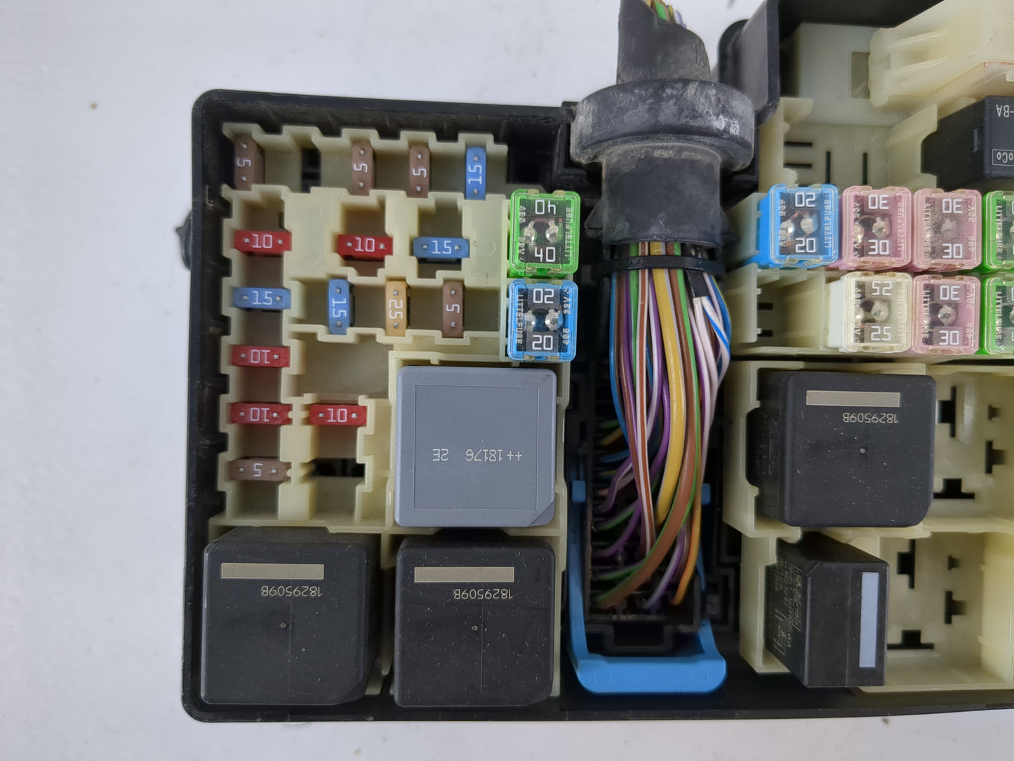 2018 Ford Escape Fusebox Fuse Box Panel Relay Module P/N:AV6T-14A067-AD Fits OEM Used Auto Parts - Oemusedautoparts1.com