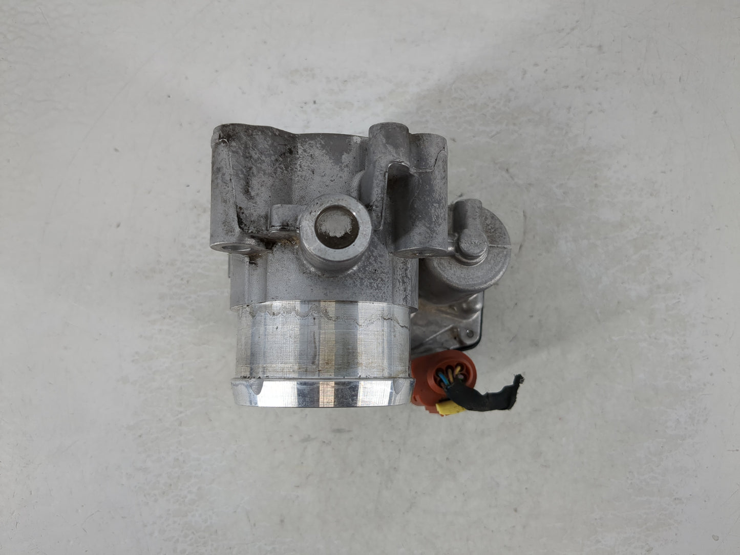 2017-2019 Ford Escape Throttle Body P/N:DS7G-9F991-CA Fits Fits 2014 2015 2016 2017 2018 2019 2020 OEM Used Auto Parts - Oem