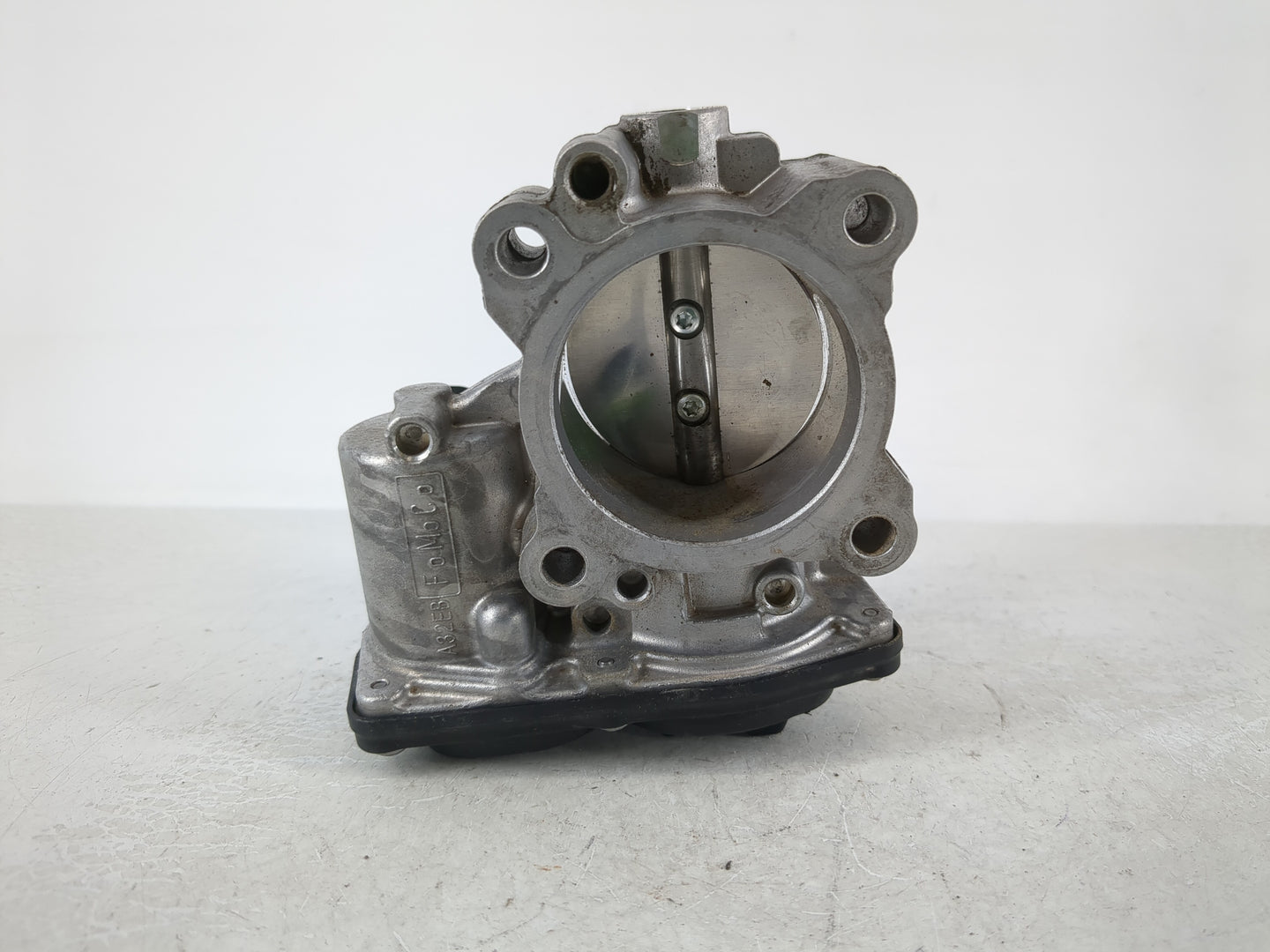 2017-2019 Ford Escape Throttle Body P/N:DS7G-9F991-CA Fits Fits 2014 2015 2016 2017 2018 2019 2020 OEM Used Auto Parts - Oem