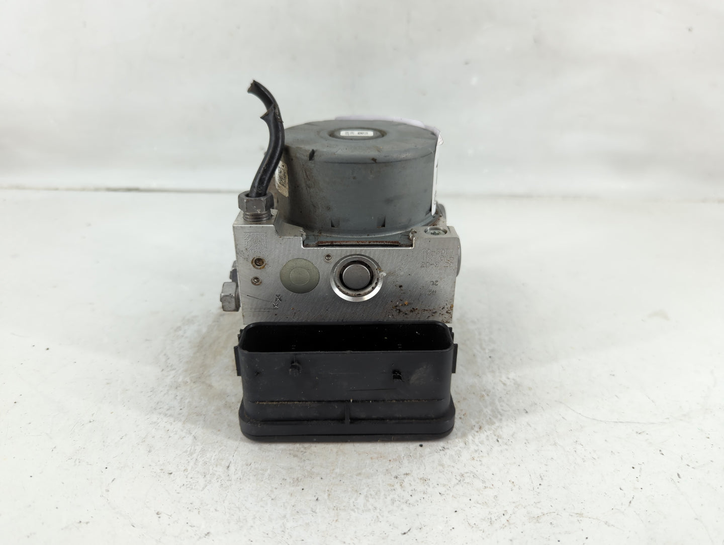 2017-2019 Ford Escape ABS Pump Control Module Replacement P/N:GV61-2C405-CJ Fits Fits 2017 2018 2019 OEM Used Auto Parts - O
