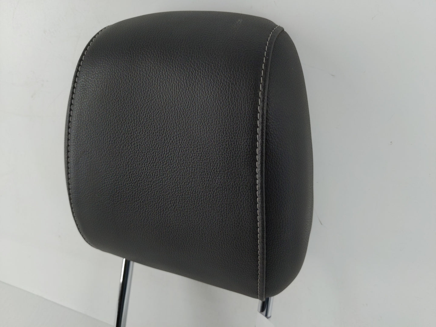 2016-2019 Ford Escape Headrest Head Rest Front Driver Passenger Seat Fits Fits 2016 2017 2018 2019 OEM Used Auto Parts - Oem