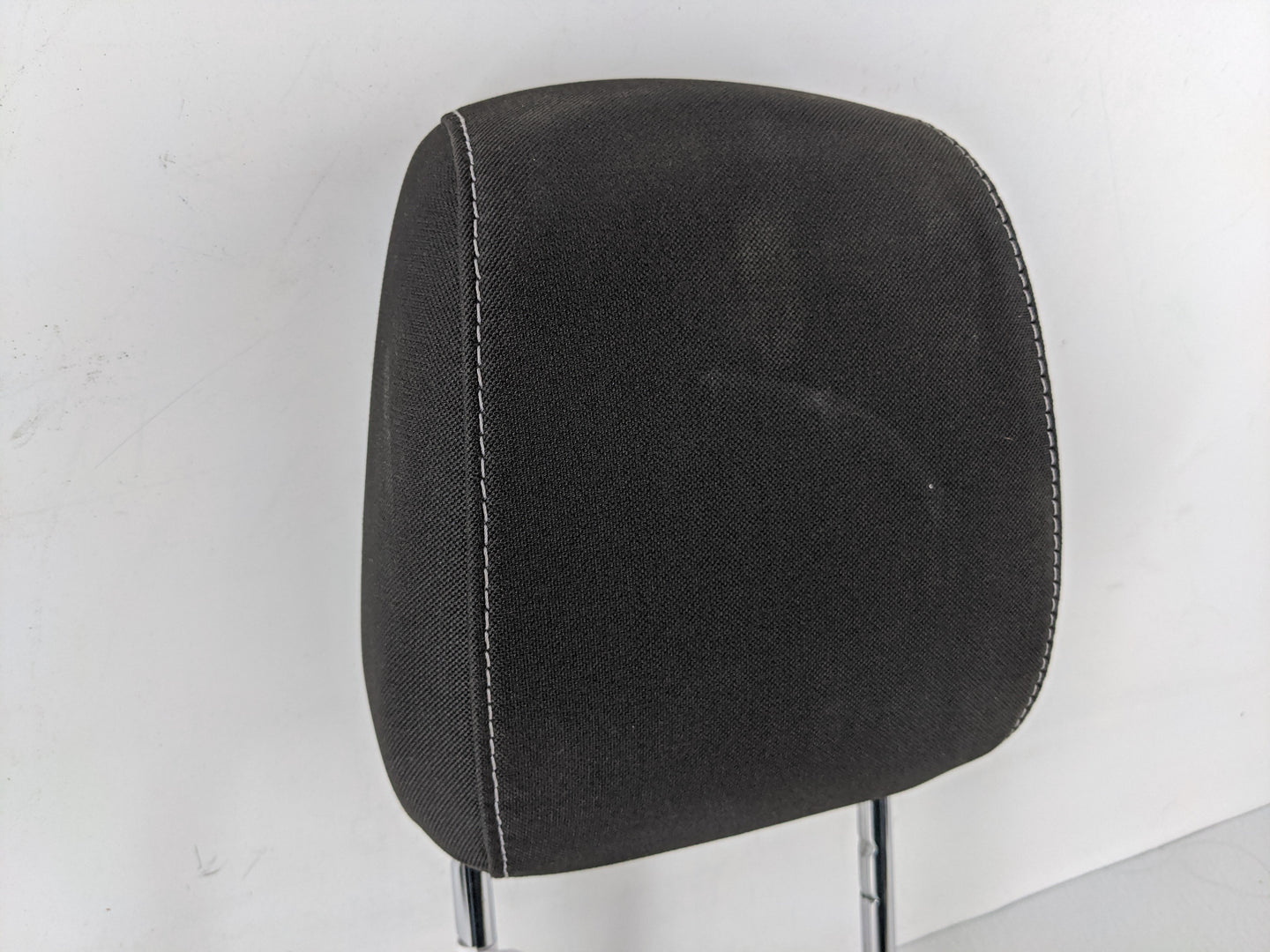 2016-2019 Ford Escape Headrest Head Rest Front Driver Passenger Seat - Oemusedautoparts1.com