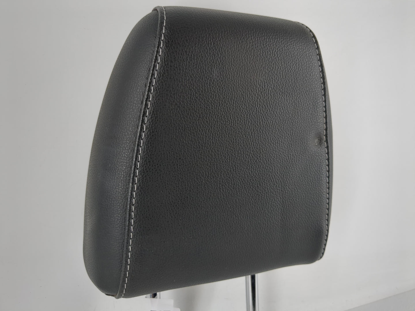 2017-2019 Ford Escape Headrest Head Rest Rear Seat Fits Fits 2017 2018 2019 OEM Used Auto Parts - Oemusedautoparts1.com
